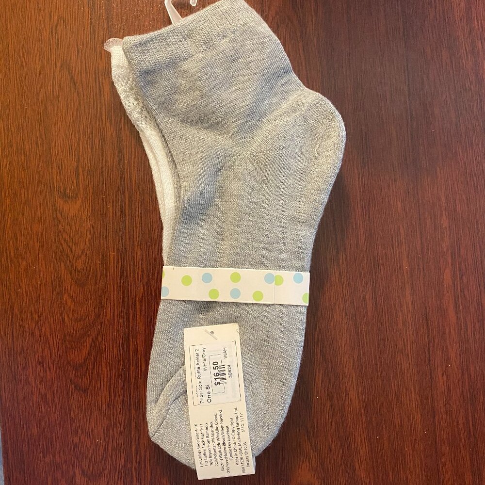 Ruffle Ankle-Length Socks Two Pack "Grey/White" - Picture 2 of 3